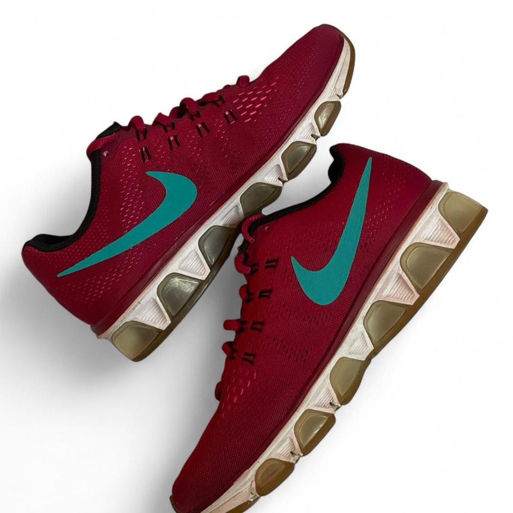Nike Wmns Air Max Tailwind 8 in Noble Red • Woman’s Size - 7.5 Men’s Size - 5.5